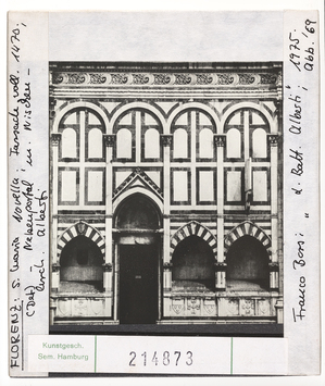 Vorschaubild Florenz: S.Maria Novella, Fassade 1470, Nebenportal und Nischen.
 Alberti 